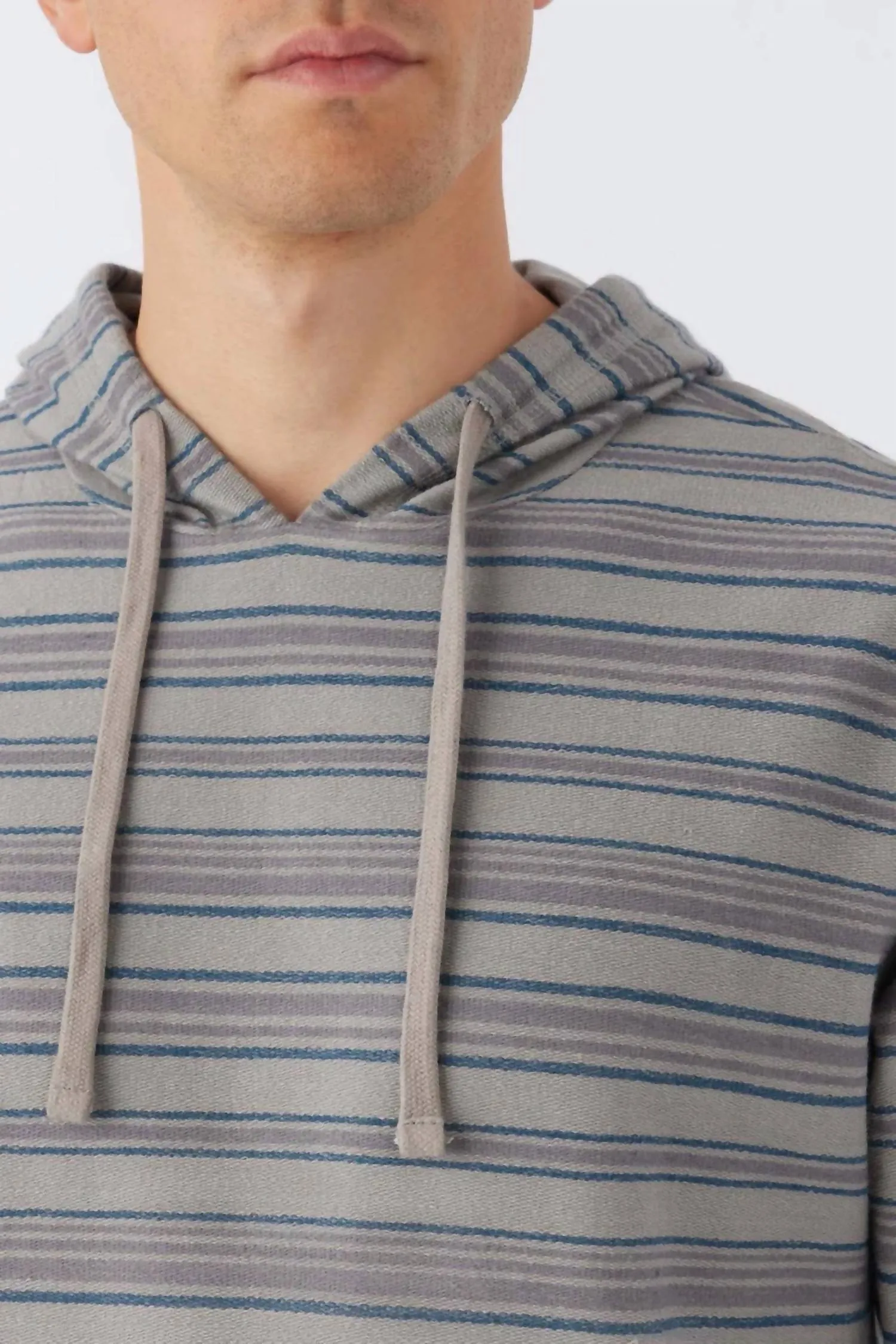 Fairbanks Pullover In Light Grey