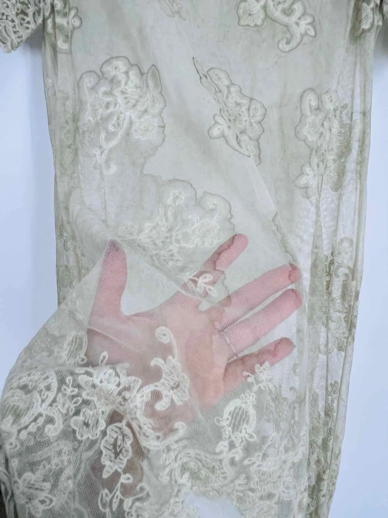 Gretty Zueger Size M Ivory Lace Embroidered Tops Tunic