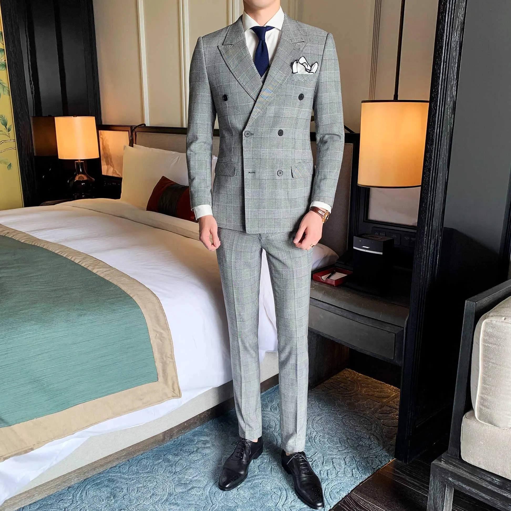 Grey Men's Suit, Plaid Double Breast 3-Piece Suit
