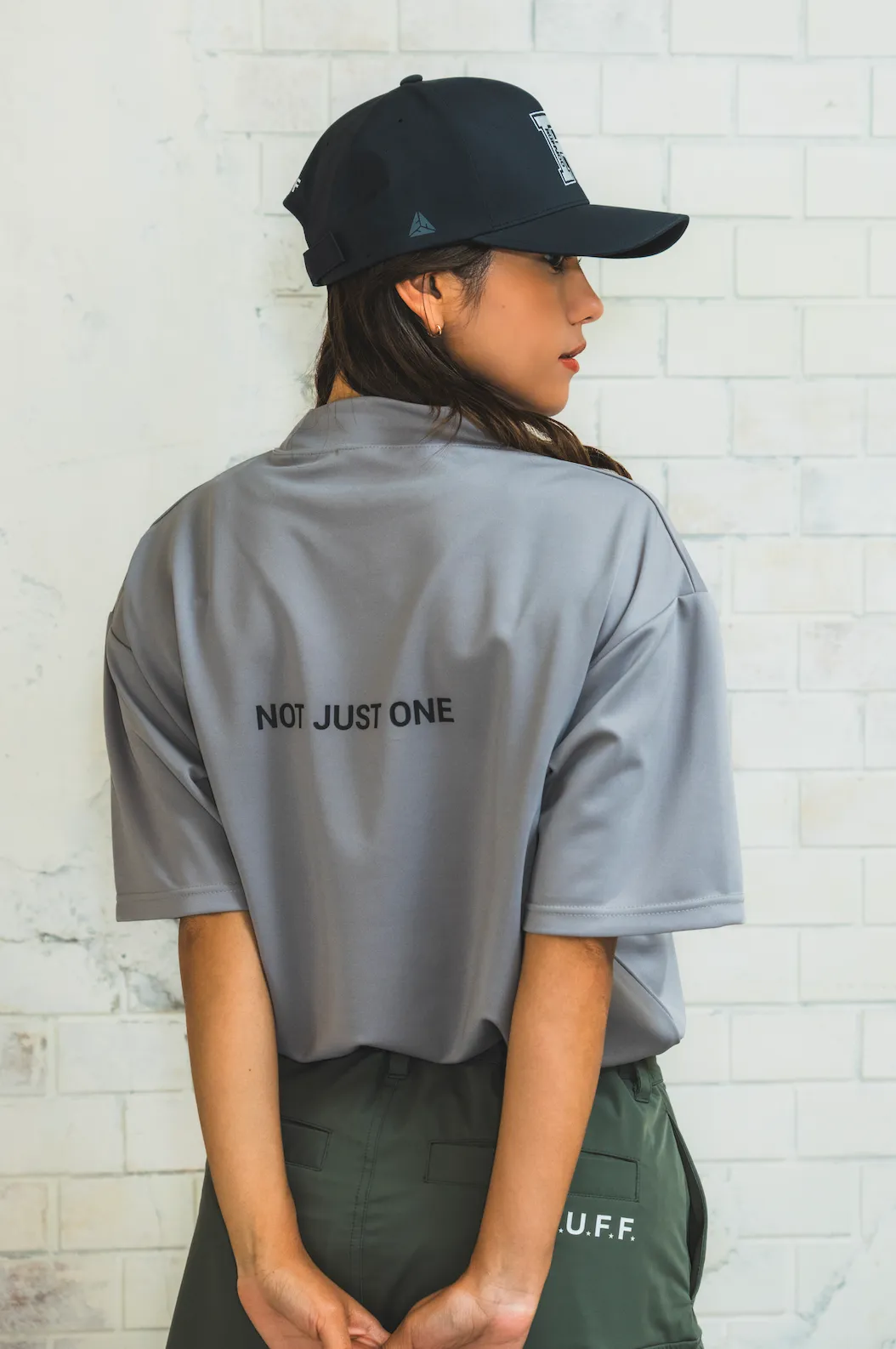 IR RUFF S/S MOCK NECK TEE GREY