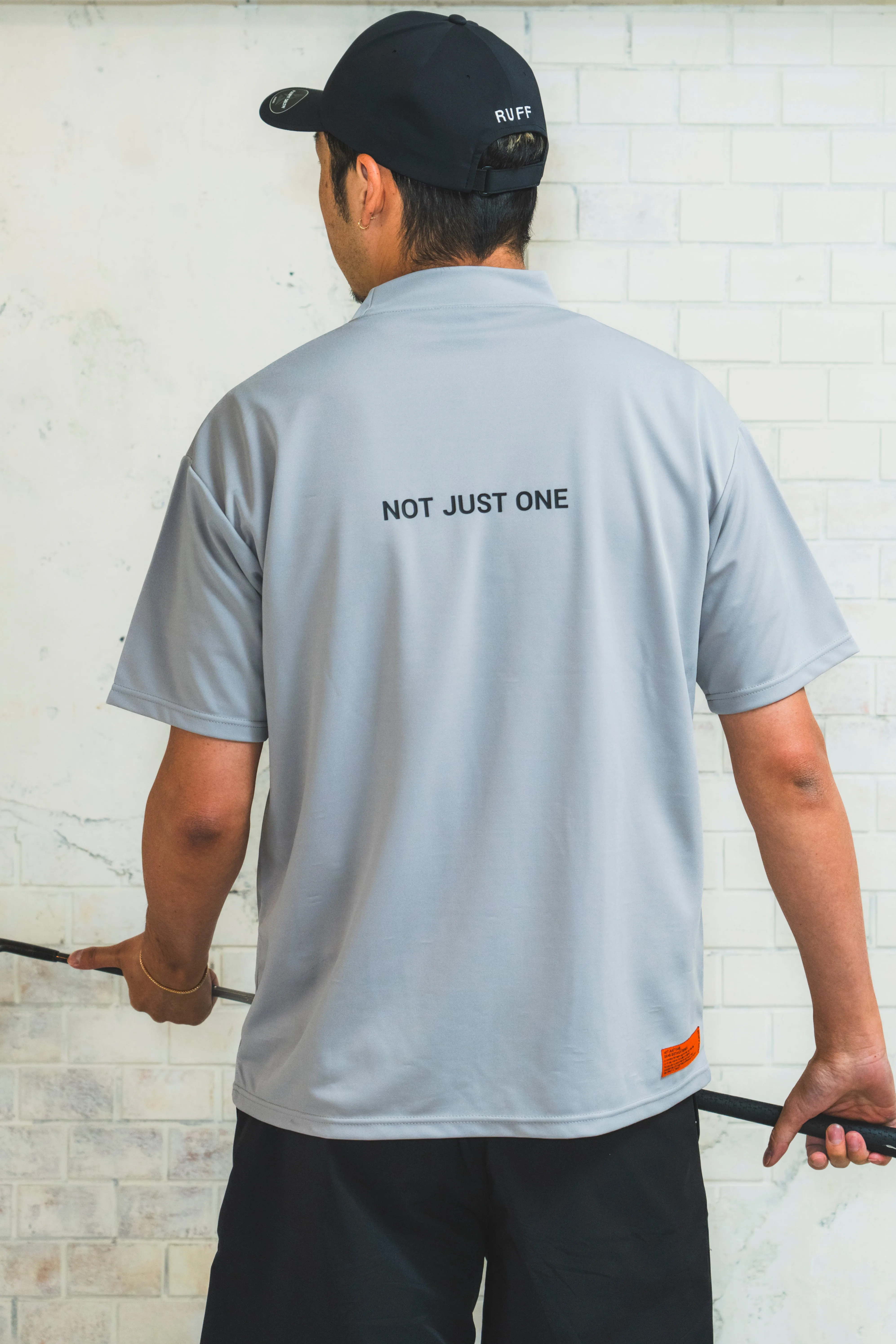 IR RUFF S/S MOCK NECK TEE GREY