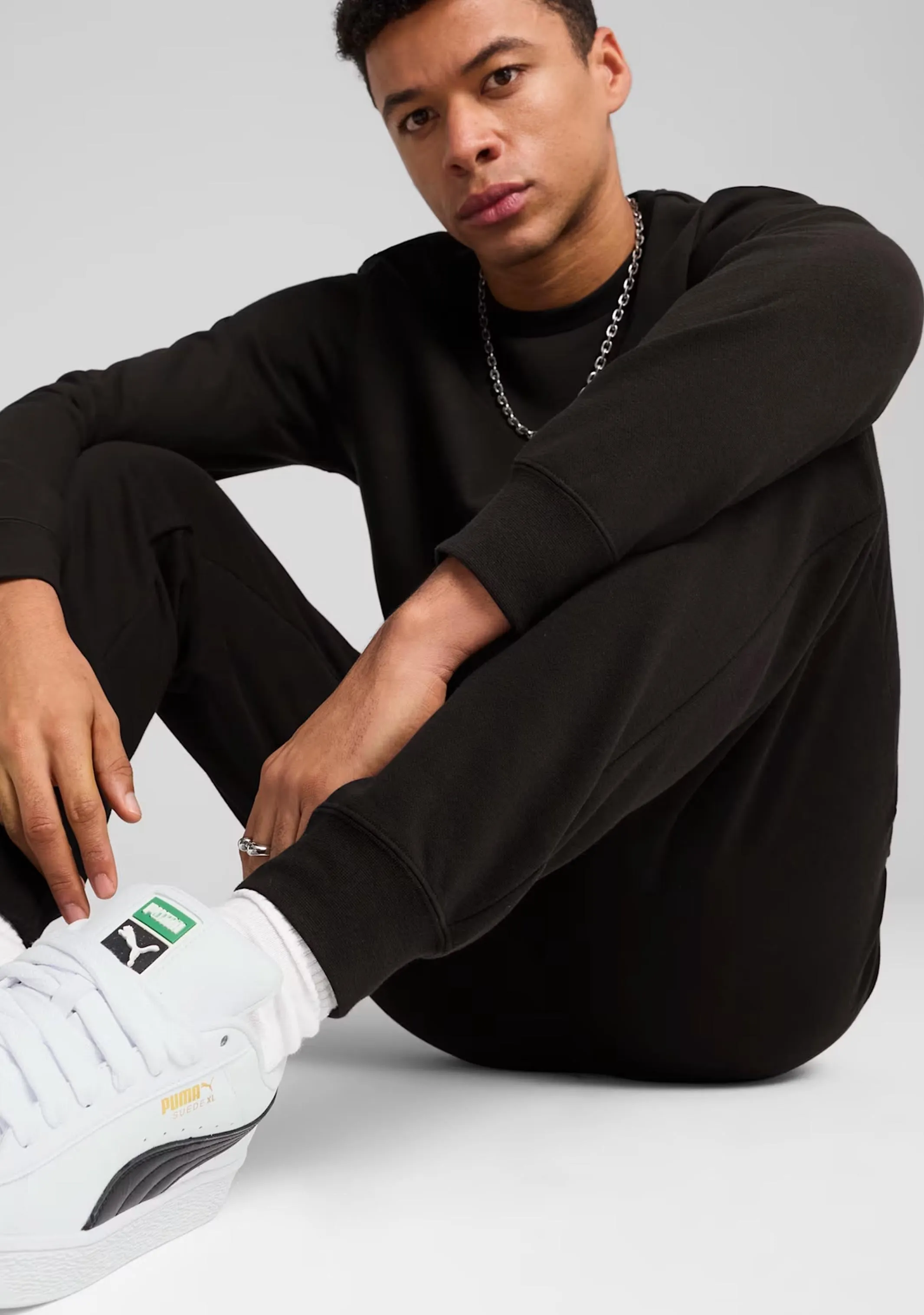 Puma Men's ESS Logo CL Sweatpants Black