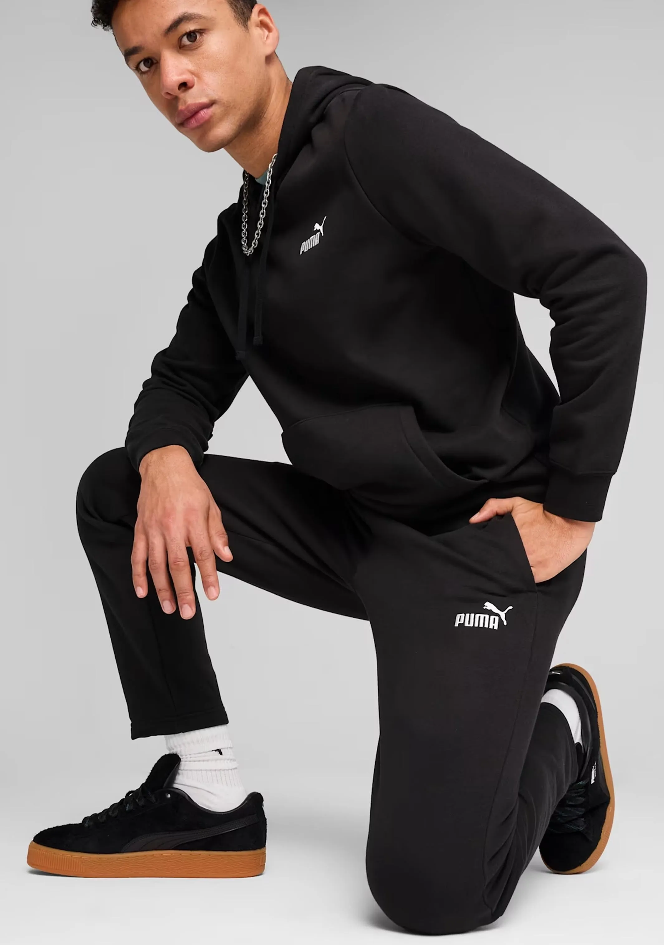 Puma Men's ESS Logo Open Hem Sweatpants Black