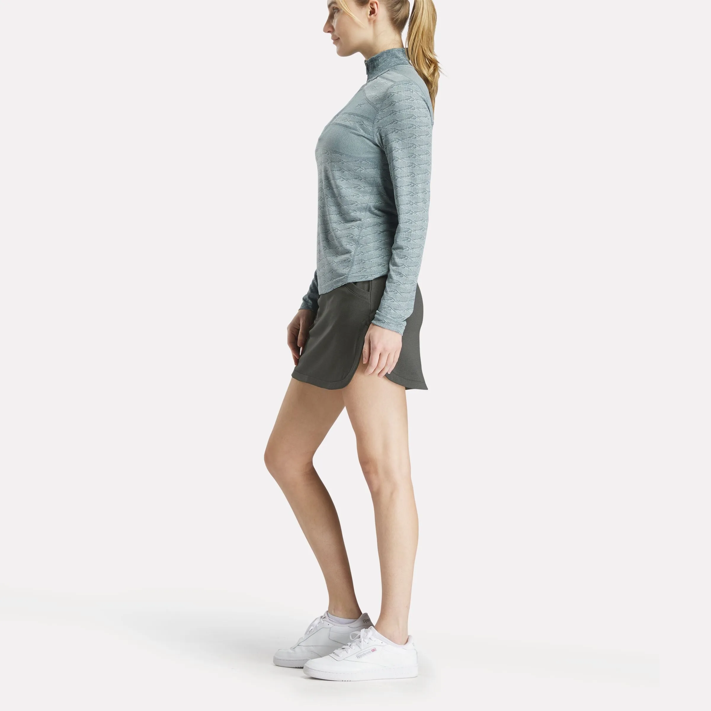Reebok Clothing Women's Long Sleeve Engineered Vector Jacquard 1/4 Zip Golf Pullover Top