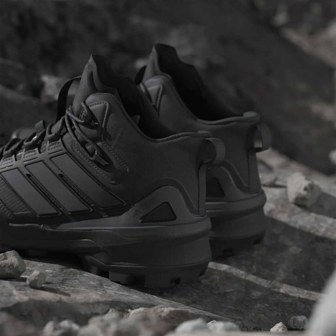 Shoes Adidas Terrex Men Adidas Terrex  Hiking boots Skychaser Mid Black