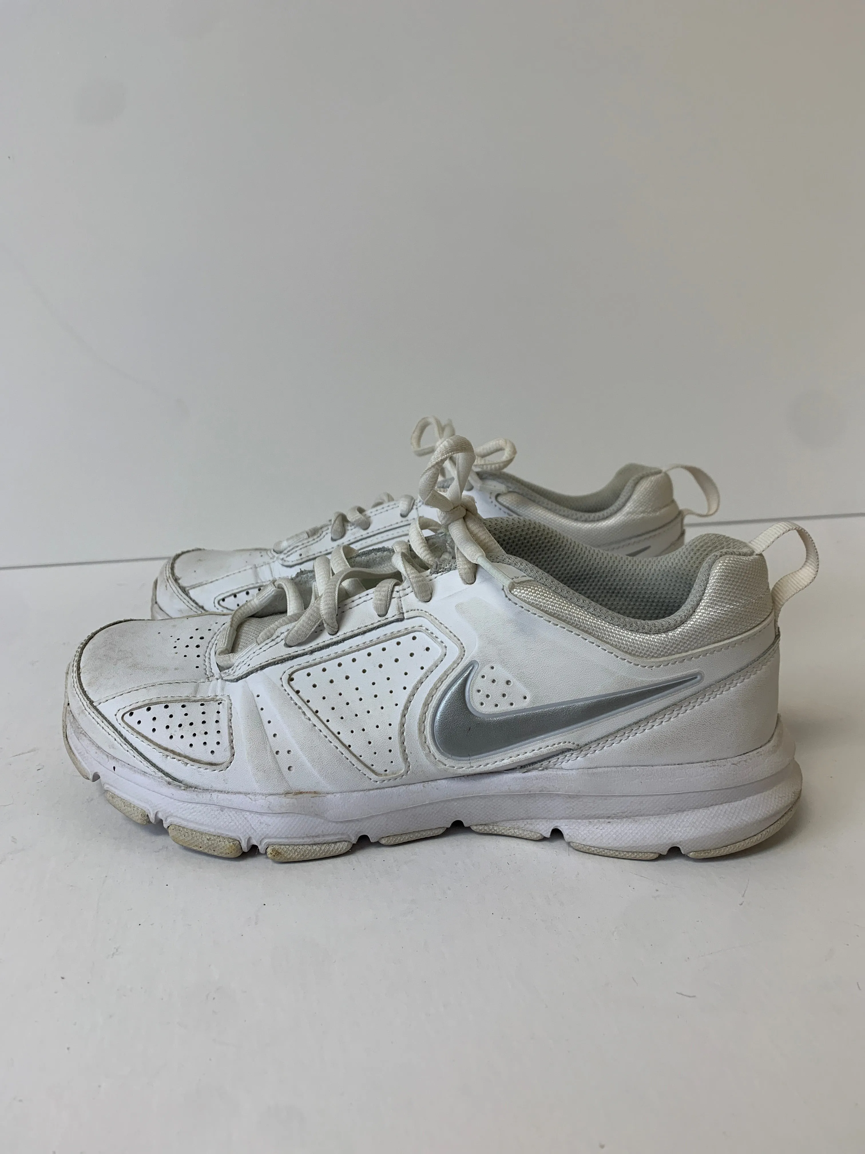 Shoes Athletic By Nike  Size: 8 nike