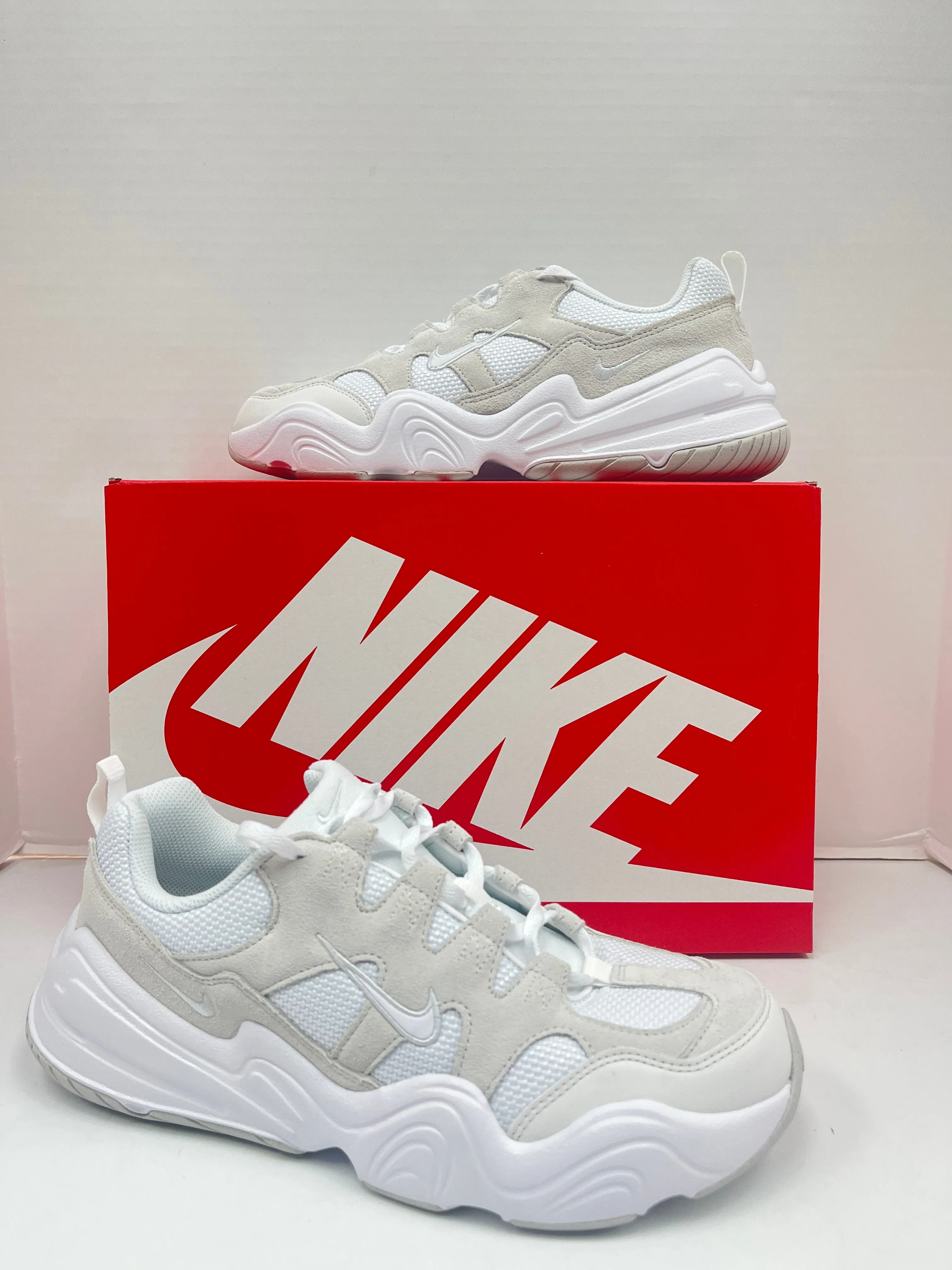 Shoes Athletic By Nike  Size: 9.5 nike