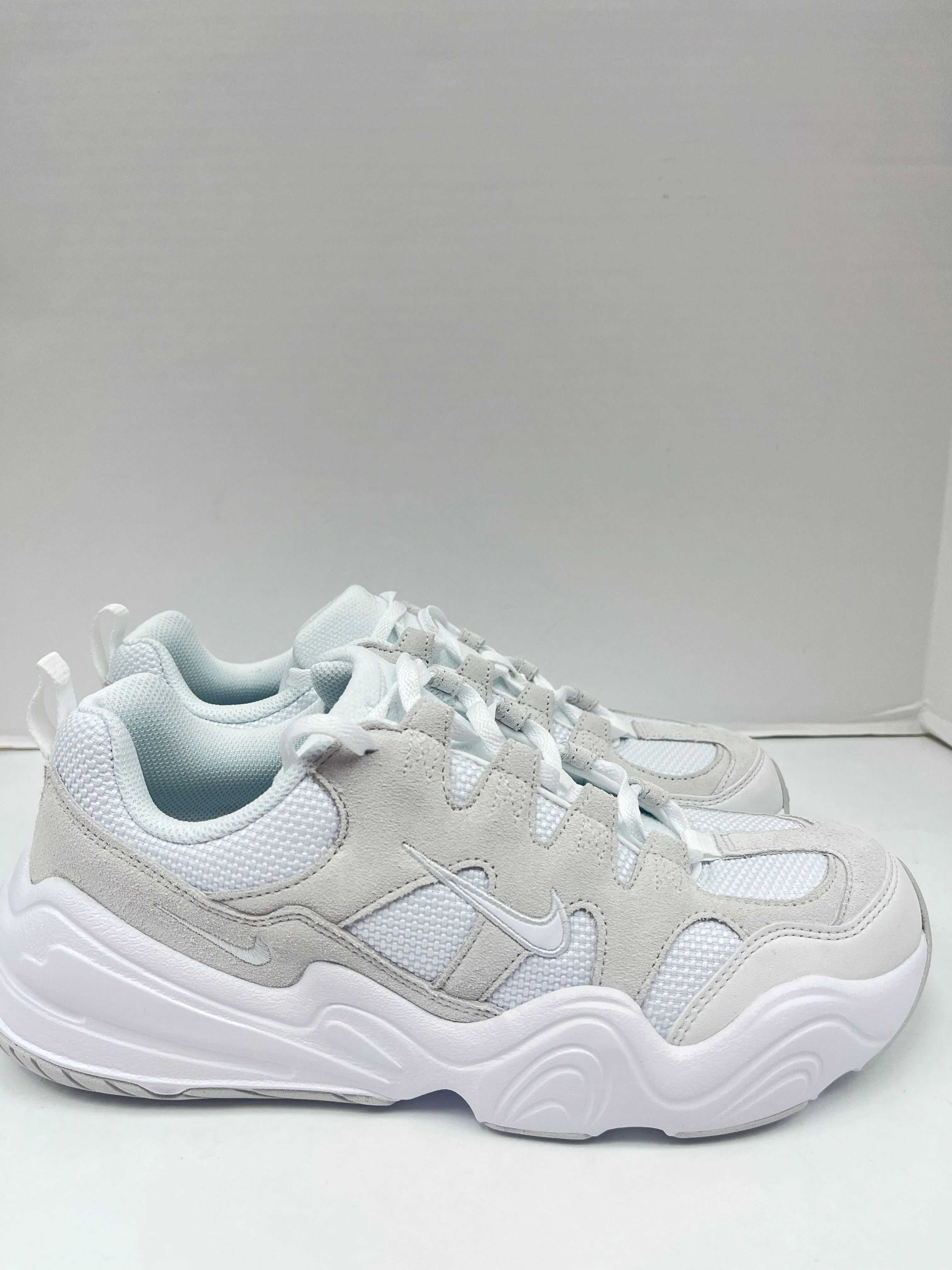 Shoes Athletic By Nike  Size: 9.5 nike