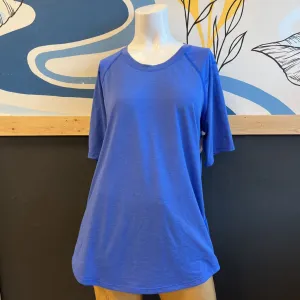 The North Face The North Face - Women's FlashDry Athletic T-Shirt - MSRP comp $70: Blue-women-LG